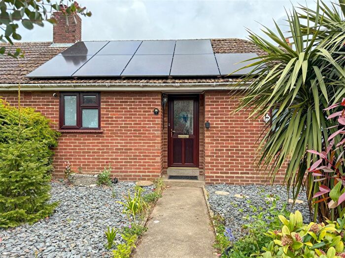 2 Bedroom Bungalow For Sale In Newsons Avenue, Mutford, Beccles, NR34