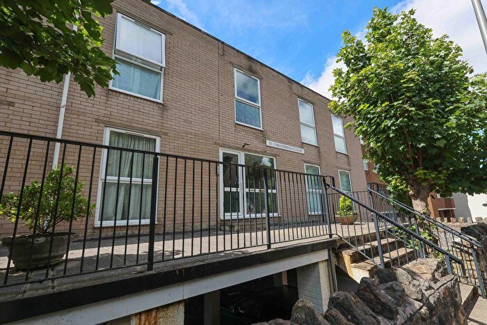 2 Bedroom Flat To Rent In Wellington Terrace, Clevedon, BS21