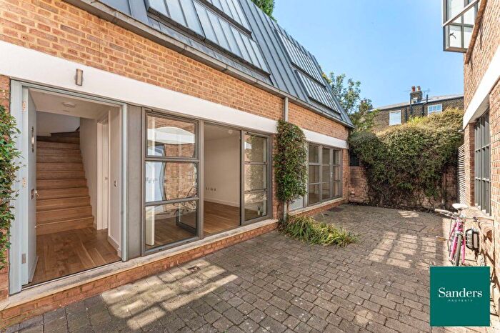 2 Bedroom Flat To Rent In Buckingham Road, Hackney, London, N1