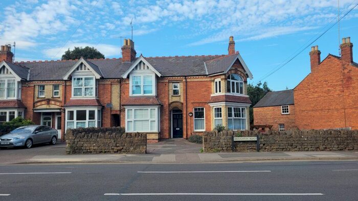 1 Bedroom Flat To Rent In Broughton Road, Banbury, Oxon, OX16