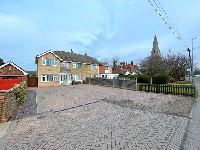 3 Bedroom Semi-Detached House For Sale In Holbeach Road, Spalding, PE11