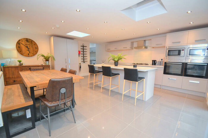 1 Bedroom Barn Conversion To Rent In Marshall Avenue, Leeds, West Yorkshire, LS15