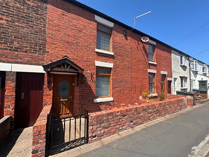2 Bedroom Terraced House For Sale In Liverpool Old Road, Walmer Bridge, PR4
