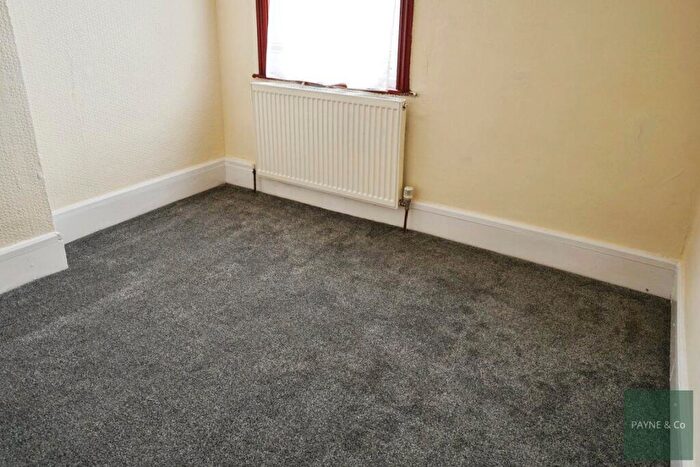 4 Bedroom House To Rent In Colenso Road Ilford, IG2