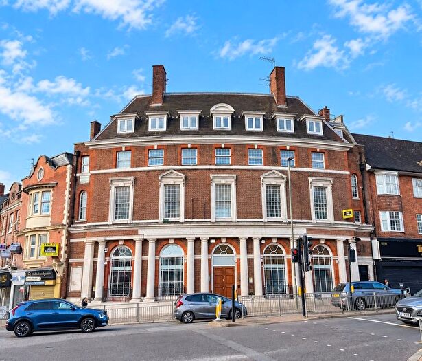 4 Bedroom Flat For Sale In (C) Church Road, Hendon, NW4