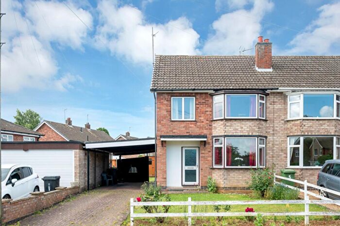 3 Bedroom Semi-Detached House For Sale In Lonsdale Way, Oakham, LE15
