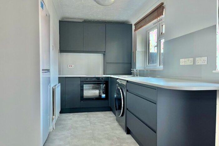1 Bedroom Flat To Rent In Lapwing Court, Bury St. Edmunds, IP28