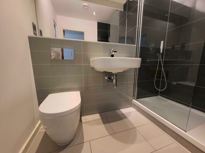 2 Bedroom Apartment To Rent In Apt . :: Ice Plant, M4