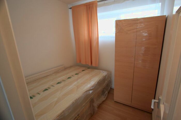 2 Bedroom End Of Terrace House To Rent In Church Place, Mitcham, CR4