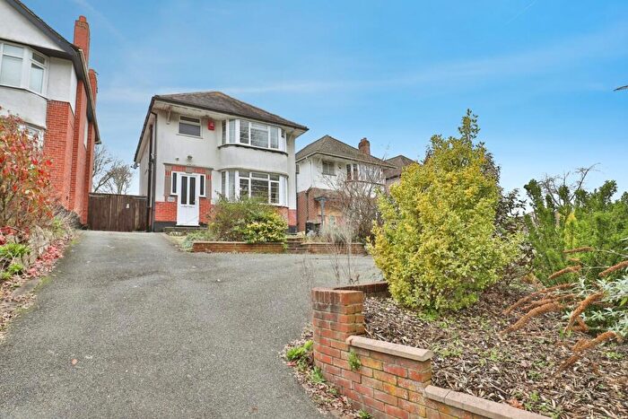 3 Bedroom Detached House For Sale In Wimborne Road, Bournemouth, Dorset, BH10