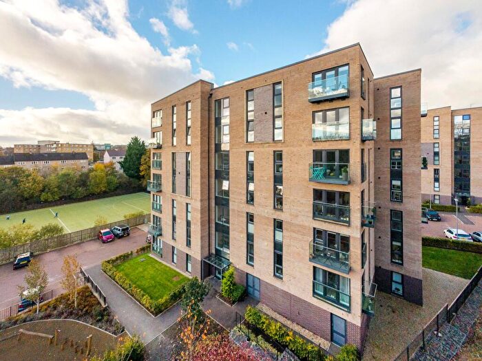 2 Bedroom Apartment For Sale In Dorchester Avenue, Kelvindale, Glasgow, G12