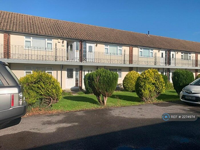 1 Bedroom Flat To Rent In Spanish Court, Burgess Hill, RH15