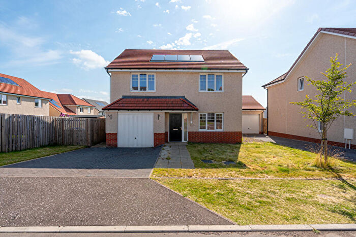 4 Bedroom Detached House For Sale In McNaughton Road, Dundee, DD3