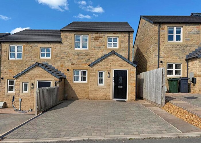 2 Bedroom Semi-Detached House For Sale In Bolton Drive, Silsden, BD20