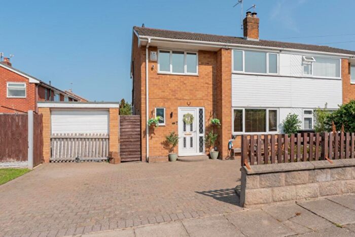 3 Bedroom Semi-Detached House For Sale In Axholme Road, CH61