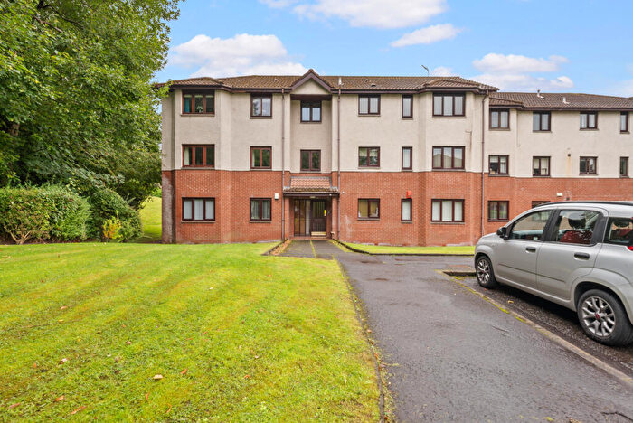 2 Bedroom Flat For Sale In Kilpatrick Avenue, Paisley, Renfrewshire, PA2