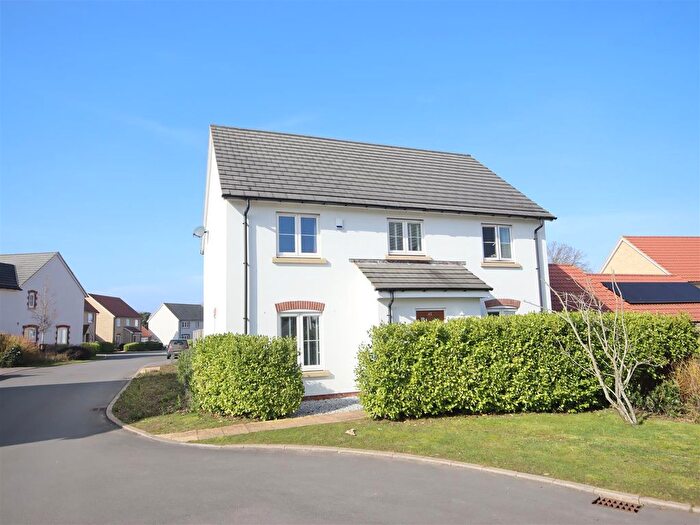 4 Bedroom Detached House For Sale In Studley Gardens, Studley, Calne, SN11