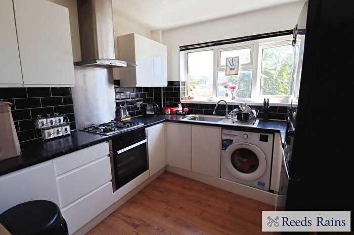 2 Bedroom Semi-Detached House To Rent In Eastern Avenue East, Romford, RM1