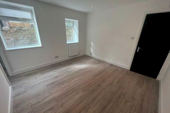 1 Bedroom Flat To Rent In Newport Road Cardiff, CF24
