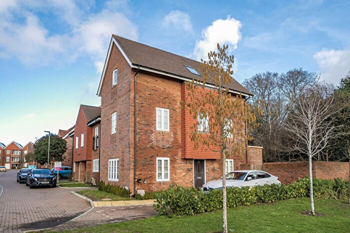 4 Bedroom Detached House For Sale In Beatrice Square, Tadworth, KT20