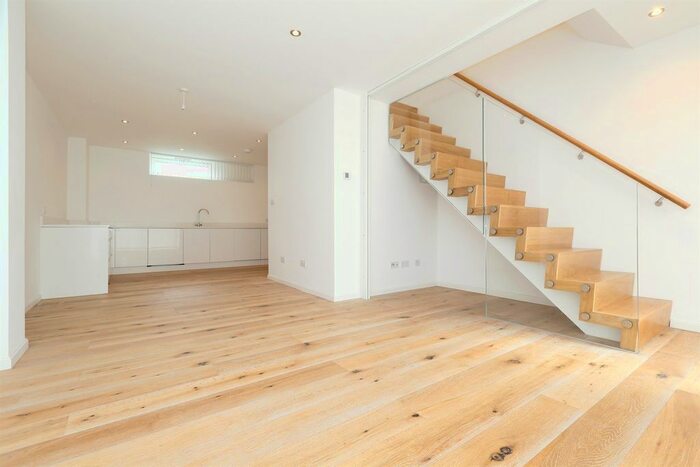 3 Bedroom Terraced House To Rent In Wedmore Street, - Epc Rating B, N19