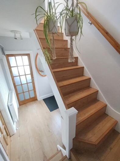 3 Bedroom End Of Terrace House For Sale In Exton Avenue, Luton, LU2
