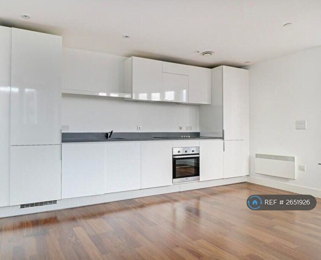 2 Bedroom Flat To Rent In Metropolitan House, Birmingham, B16
