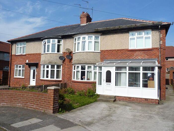 2 Bedroom Flat To Rent In Buckthorne Grove, Newcastle Upon Tyne, NE7