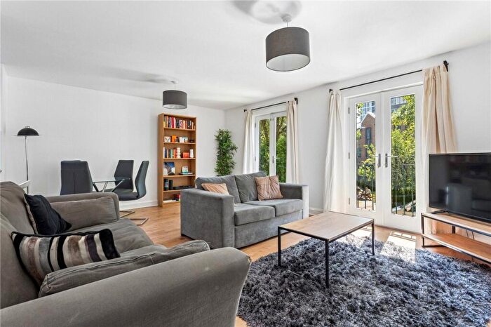2 Bedroom Apartment To Rent In Durward Street, London, E1