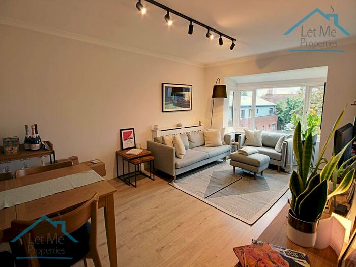 2 Bedroom Flat To Rent In Avondale Court, Upper Lattimore Road, St Albans AL1