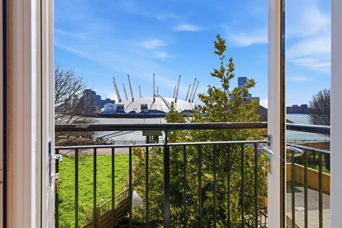4 Bedroom End Terrace House For Sale In Jamestown Way, Canary Wharf, E14