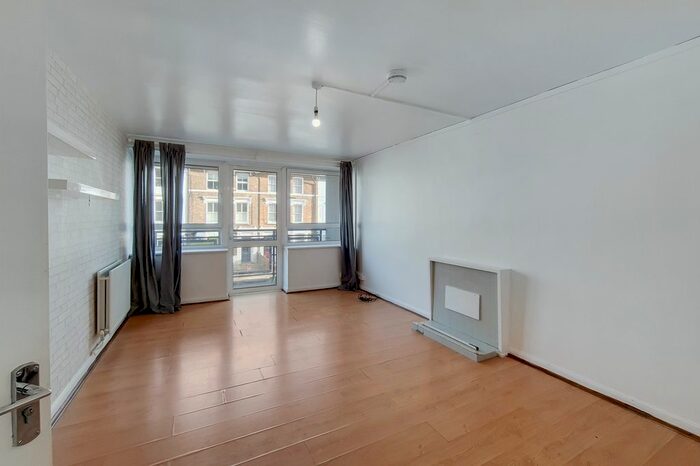 3 Bedroom Flat To Rent In Crossway Court, Endwell Road, London, SE4
