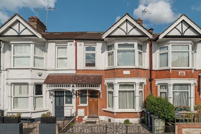 4 Bedroom House To Rent In Lankaster Gardens East Finchley, N2