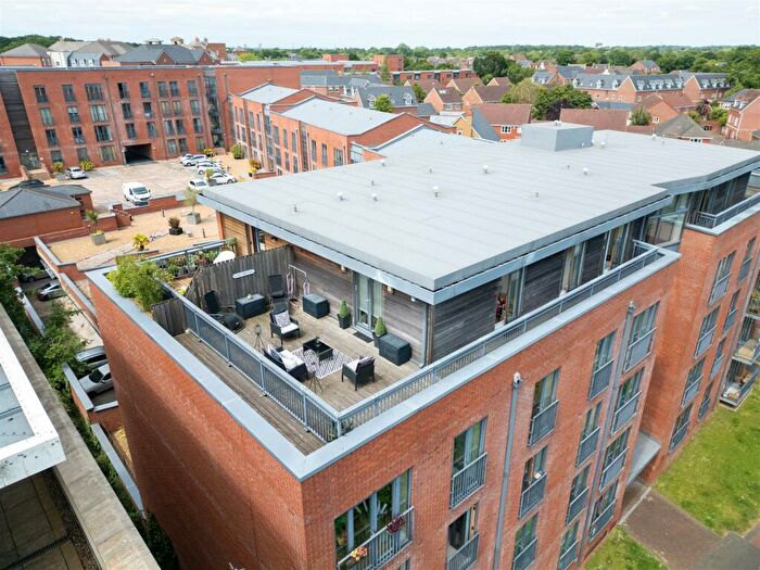 2 Bedroom Apartment For Sale In Cornwood House, Dickens Heath, B90