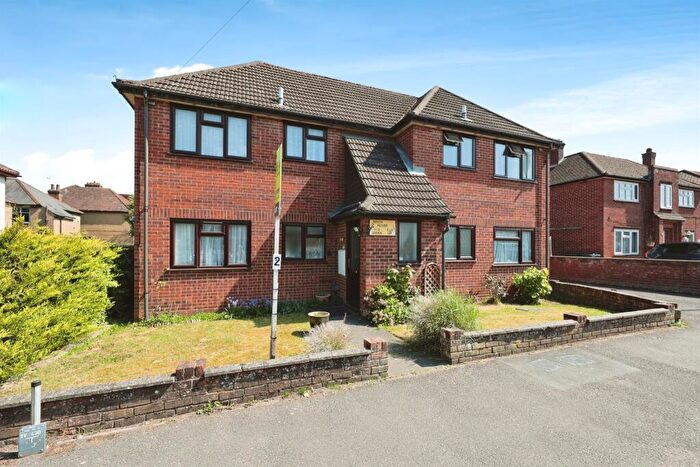 1 Bedroom Flat For Sale In Mill End Road, High Wycombe, HP12