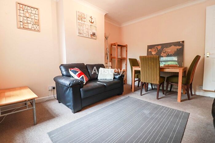 4 Bedroom Terraced House To Rent In Northcote Road, Southampton, Hampshire, SO17