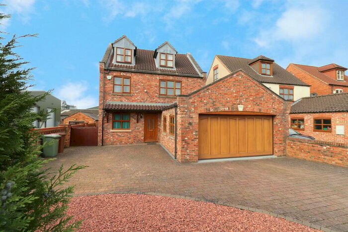 4 Bedroom Detached House For Sale In South Street, Owston Ferry, Doncaster, DN9