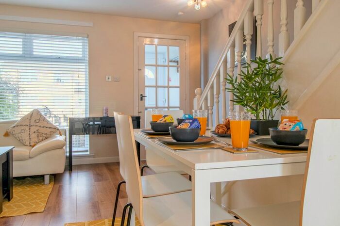 2 Bedroom Flat To Rent In Braidfauld Street, Glasgow, G32