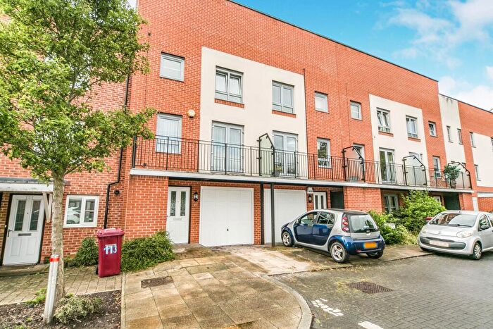 3 Bedroom Terraced House To Rent In Curzon Street, Reading, RG30