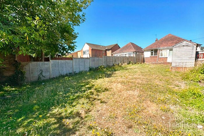 2 Bedroom Bungalow For Sale In Coxford Drove, Southampton, SO16