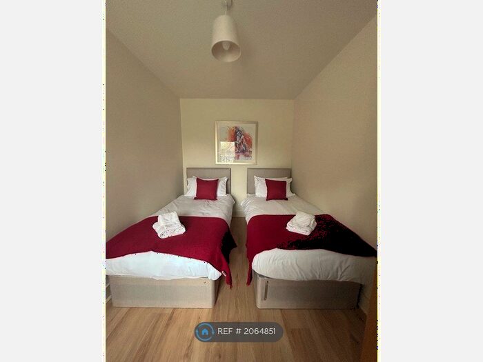 2 Bedroom Flat To Rent In Norfolk Road, Reading, RG30