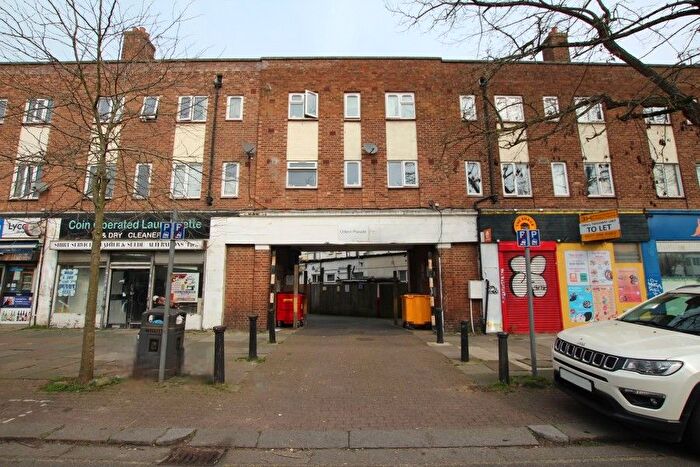 2 Bedroom Flat To Rent In Odeon Parade, Allendale Road, Greenford, UB6