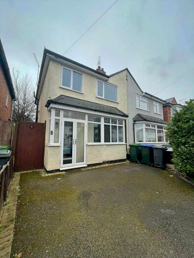 3 Bedroom Semi-Detached House To Rent In Merrions Close, Birmingham, B43