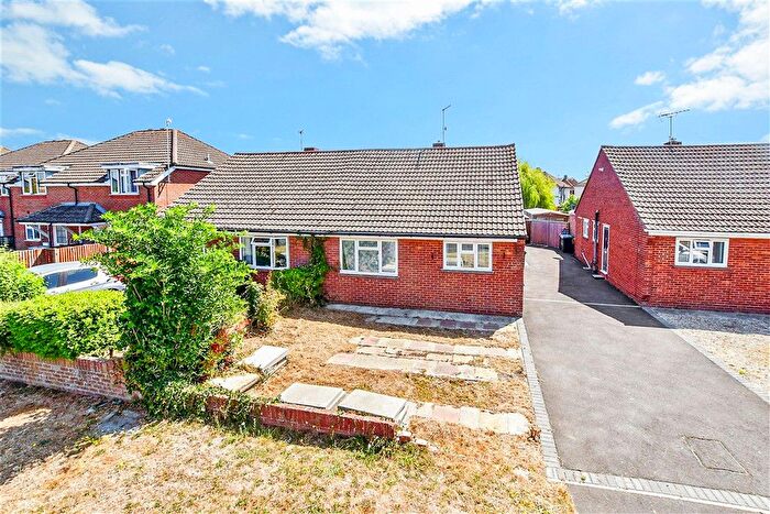 2 Bedroom Semi-Detached Bungalow For Sale In Sandymount Avenue, Bognor Regis, West Sussex, PO22