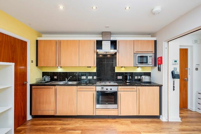 2 Bedroom Flat To Rent In Gardners Crescent, Central, Edinburgh, EH3