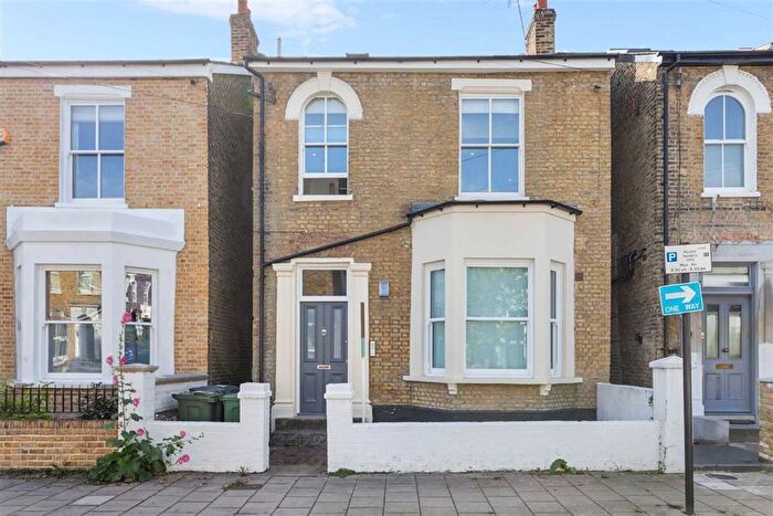 2 Bedroom Flat For Sale In Hayter Road, Brixton, SW2