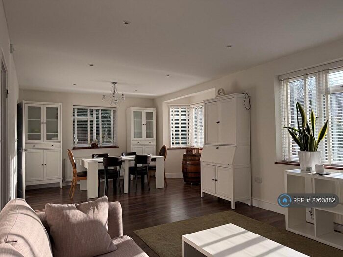 3 Bedroom Semi Detached House To Rent In Allandale Avenue, London, N3