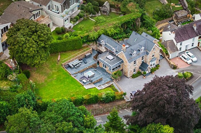 6 Bedroom Detached House For Sale In St Brides Hill, Saundersfoot, SA69