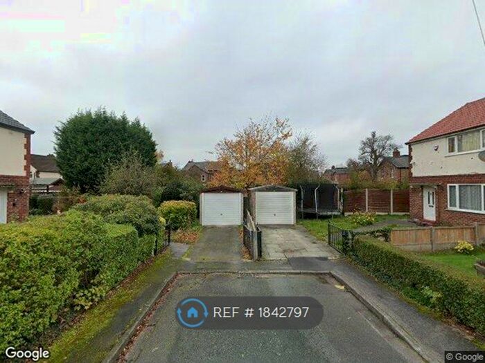 2 Bedroom Semi-Detached House To Rent In Knutsford Avenue, Manchester, M33