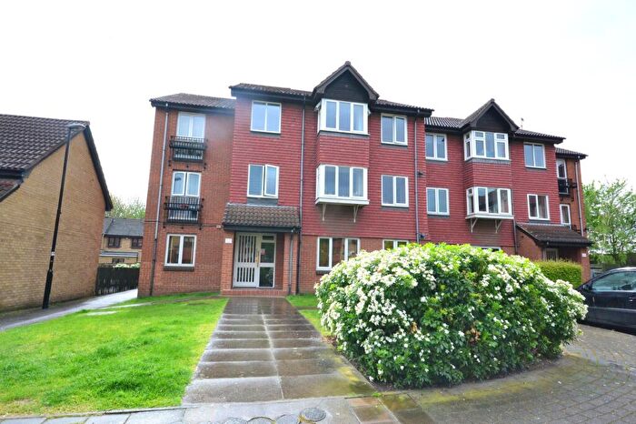 2 Bedroom Flat To Rent In Sterling Gardens, London, SE14